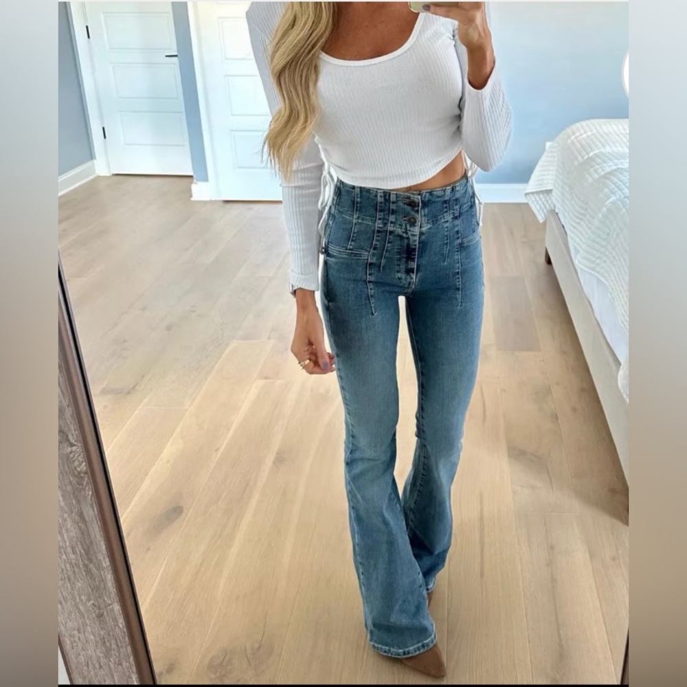 Free people We The Free High-Rise Flare Jeans in Light Blue Denim Sz 28